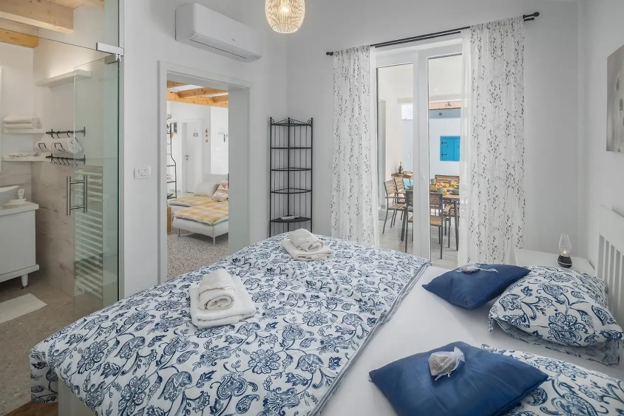 Spacious Holiday House In Istria Peroj