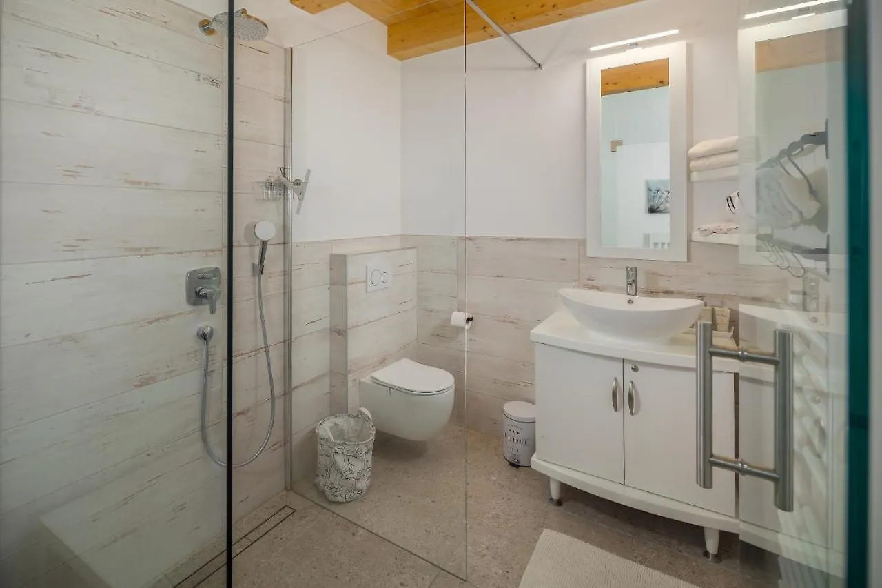 Spacious Holiday House In Istria Peroj