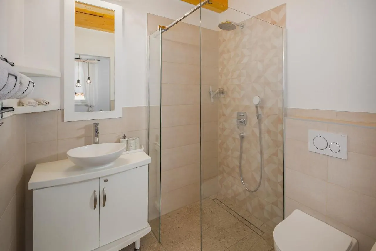 Spacious Holiday House In Istria Peroj Villa