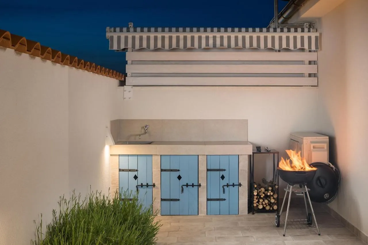 Spacious Holiday House In Istria Peroj