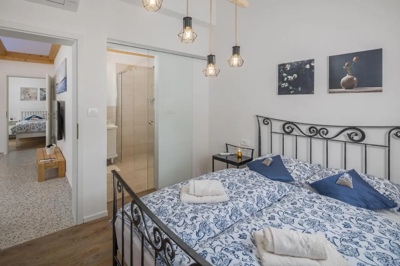 Spacious Holiday House In Istria Peroj 0*,