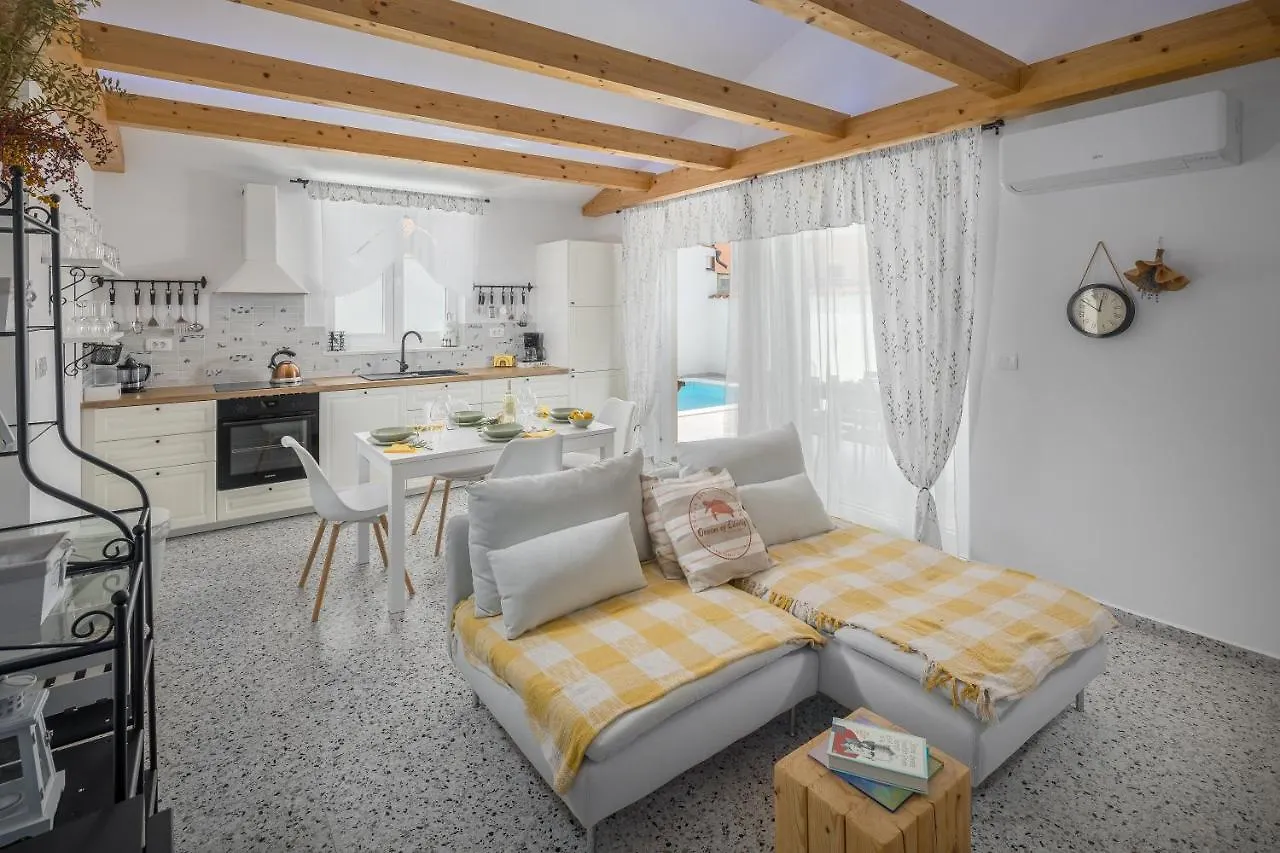 Spacious Holiday House In Istria Peroj Villa